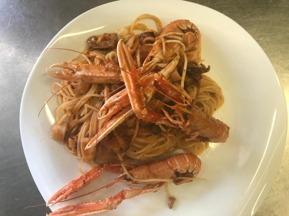 卡普里酒店 迪亚诺马里纳 外观 照片