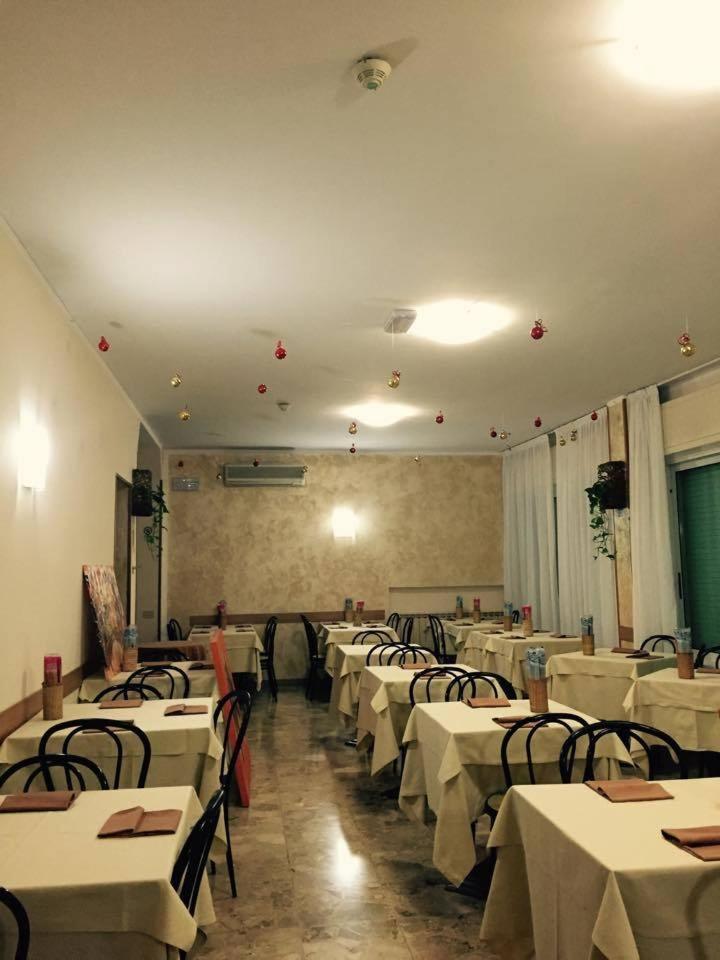 卡普里酒店 迪亚诺马里纳 外观 照片